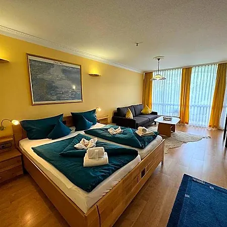 Schloss Kirchham - & Wellnessanlage 3*